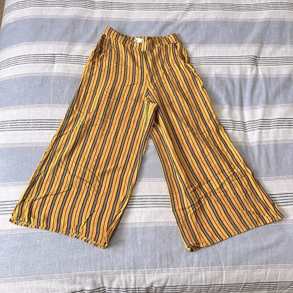 Yellow Hollister striped wide-leg pants XS